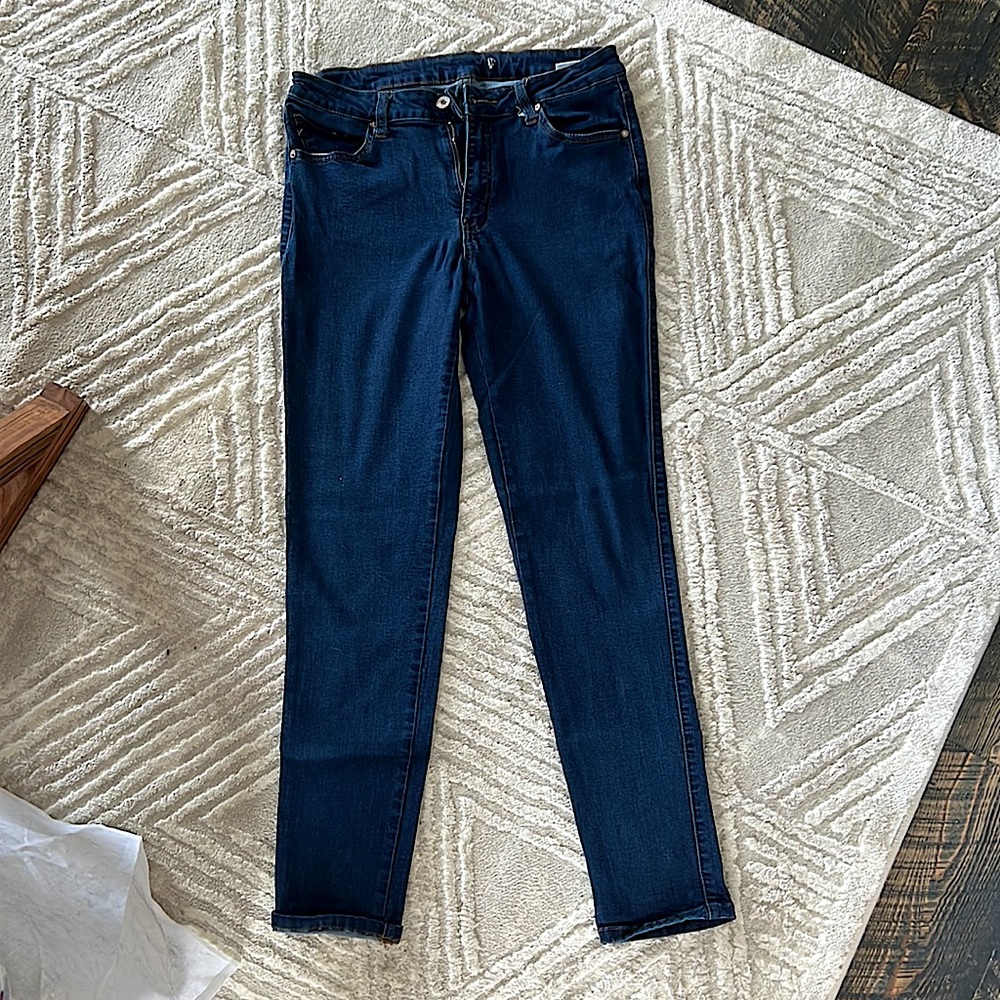 11/29 KanCan Skinny Jeans